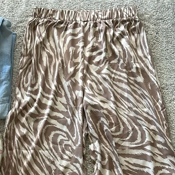 Silky Animal Print Flare Leg Pants - Picture 2 of 4